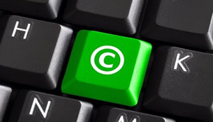 copyright symbol on a computer keyboard